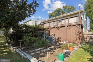 lutherville split level home garden