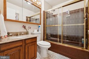 lutherville split level home master bath