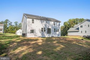 white marsh colonial style back yard